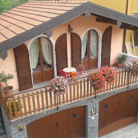 Chalet Con Piscina Garzeno Bagian luar foto