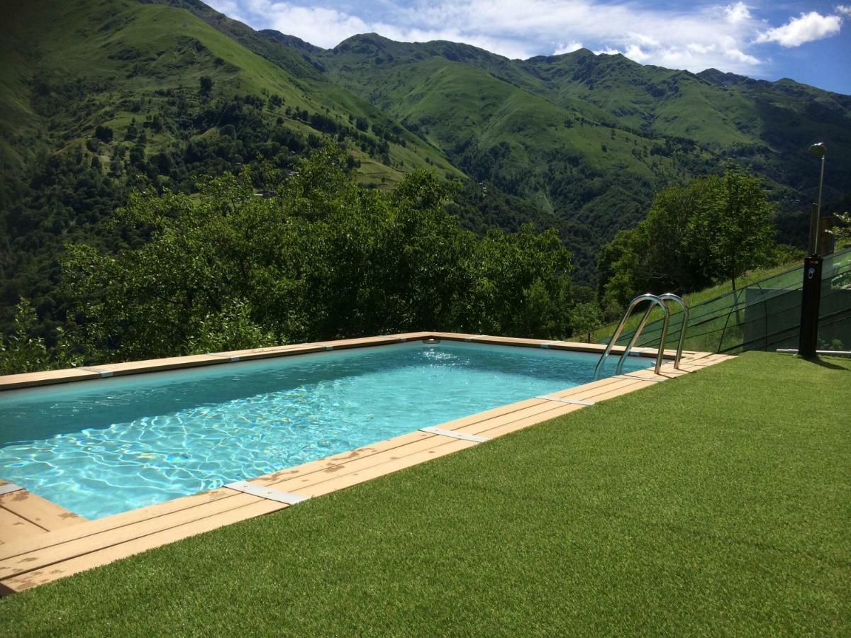 Chalet Con Piscina Garzeno Bagian luar foto