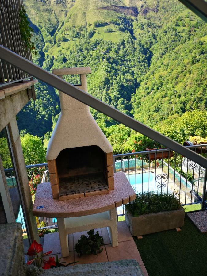 Chalet Con Piscina Garzeno Bagian luar foto
